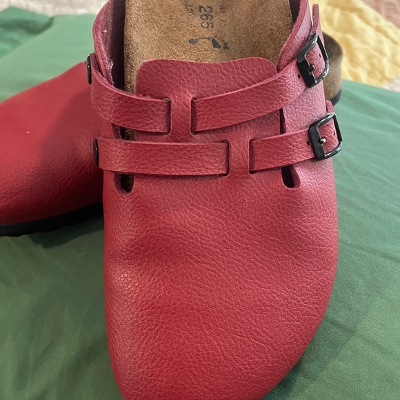 Birkenstock ladies red leather slip on clogs size 41 (10) ladies (8) men - Picture 2 of 11